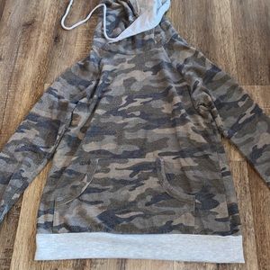 Adora - Size S - Camo/Green